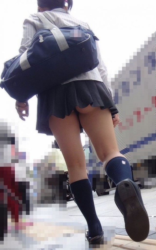 【街撮りJKエロ画像】ミニスカートで登下校してる制服女子校生の太ももをガン見して興奮ｗｗｗ-09