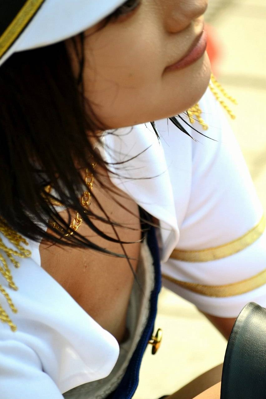 【ポロリエロ画像】イベント会場で過激なコスプレイヤーの胸元から乳首が完全にモロ見えｗｗｗ-07