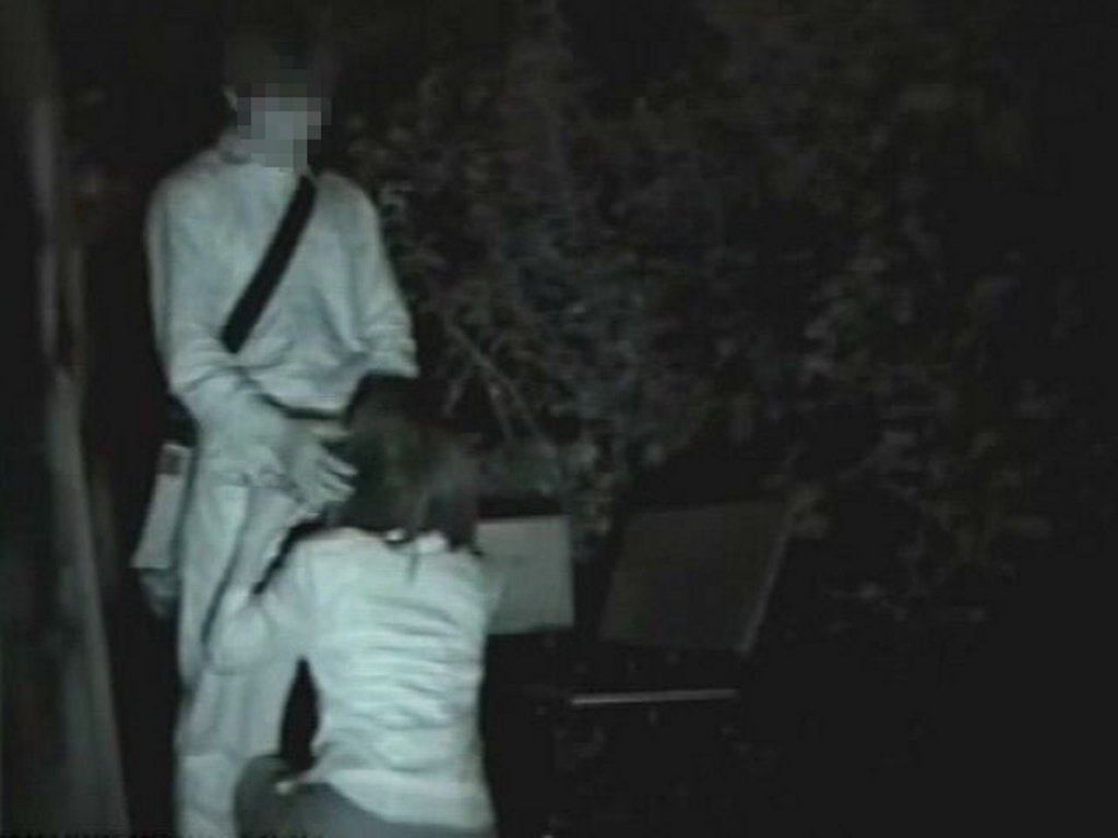 【赤外線盗撮エロ画像】深夜に素人変態カップルが野外セックスしてる所を赤外線カメラで覗くｗｗｗ-05