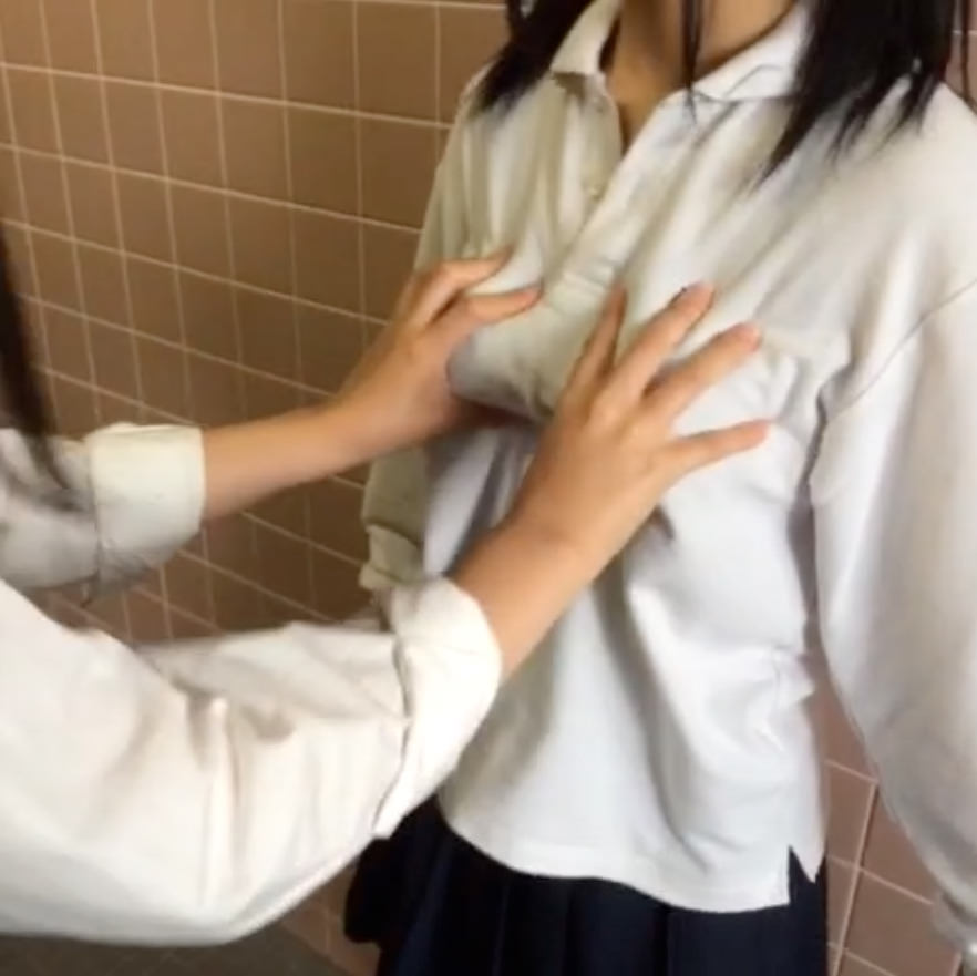【JKエロ画像】悪ノリおふざけが過ぎた女子校生たちがオカズを提供してくれたｗｗｗ-18