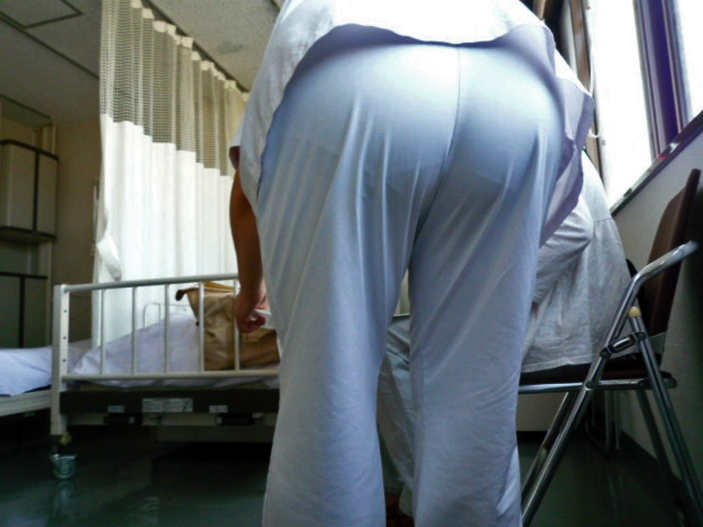 【ナースエロ画像】可愛い看護師さんの透けパン＆透けブラが堪らな過ぎるｗｗｗ-19