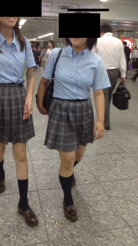 【JK着衣巨乳エロ画像】同級生ならマジ堪らないデカ乳の制服女子校生ｗｗｗ-11