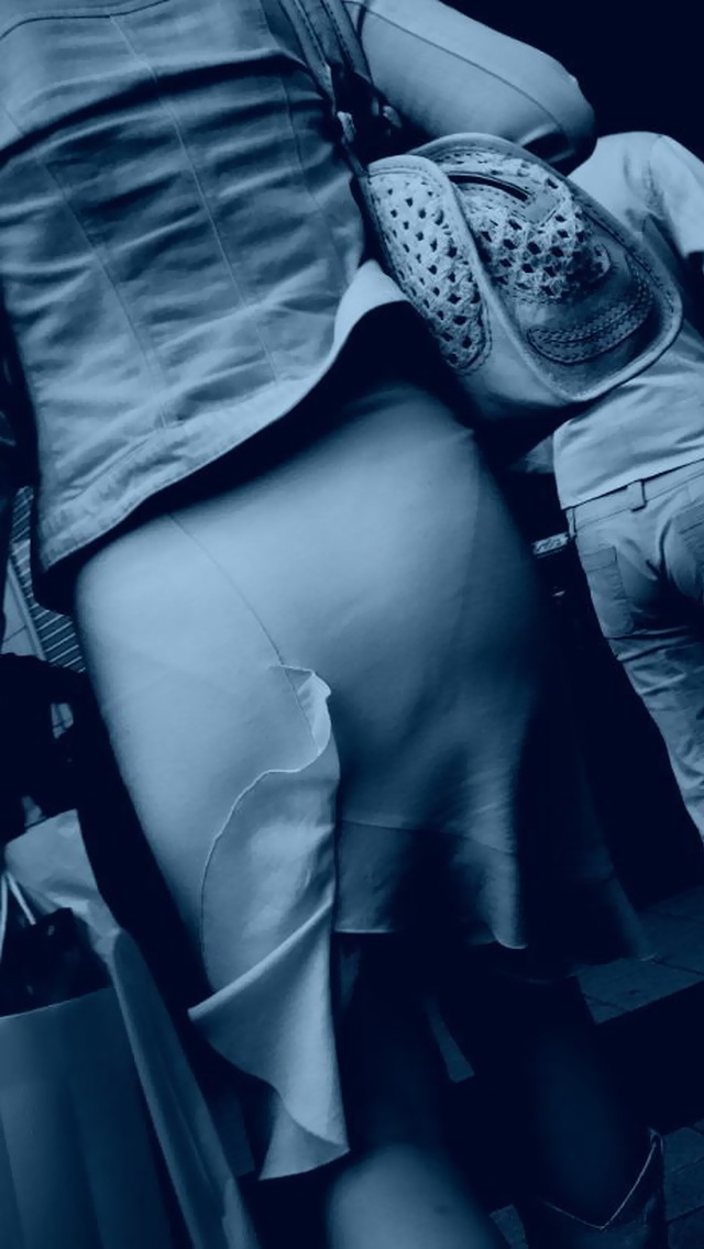 【赤外線盗撮エロ画像】素人女性の着衣から透けて見える下着のエロさは半端ないｗｗｗ-11