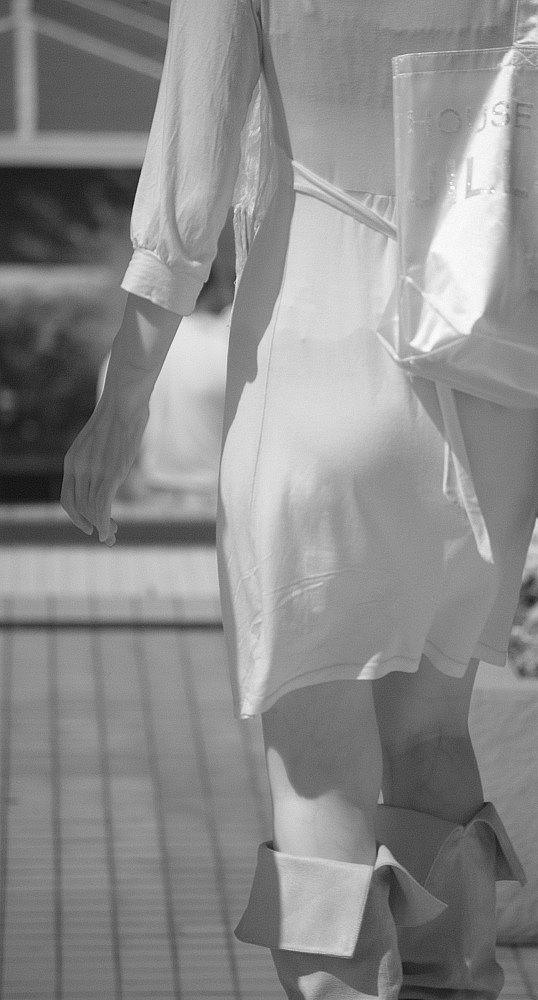 【赤外線盗撮エロ画像】素人女性の着衣から透けて見える下着のエロさは半端ないｗｗｗ-12