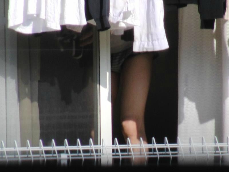 【着替え盗撮エロ画像】一人暮らしの女性宅を望遠レンズで隠し撮り…日頃の無防備な様子を覗くｗｗｗ-08
