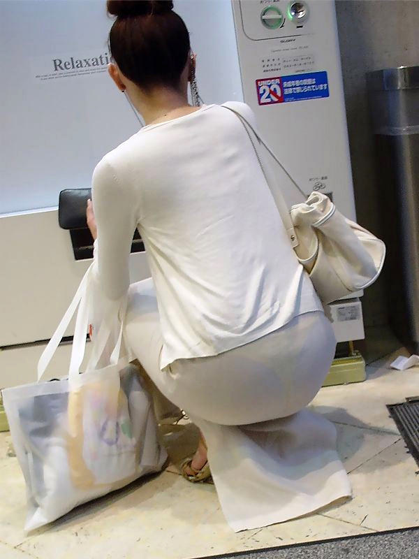 【透けパンエロ画像】こんなに素人女性の下着が透けていたら、ジロジロ釘付けになるｗｗｗ-07