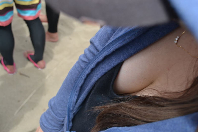 【胸チラエロ画像】可愛い素人娘の胸元をこっそり撮影…貧乳から巨乳の谷間に興奮しちゃうｗｗｗ-04