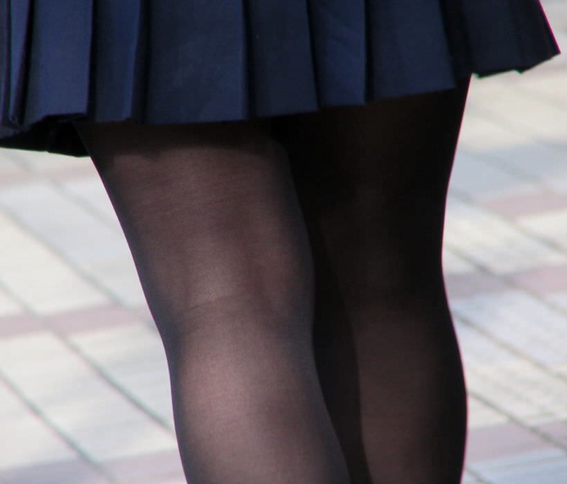 【JK黒パンストエロ画像】女子校生の生足も捨てがたいが黒パンストに包まれてるのも興奮するなｗｗｗ-13