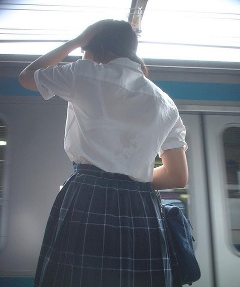 【JK透けブラ盗撮エロ画像】女子校生のプライベート下着がスケスケなので遠慮なくカメラに収めるｗｗｗ-15