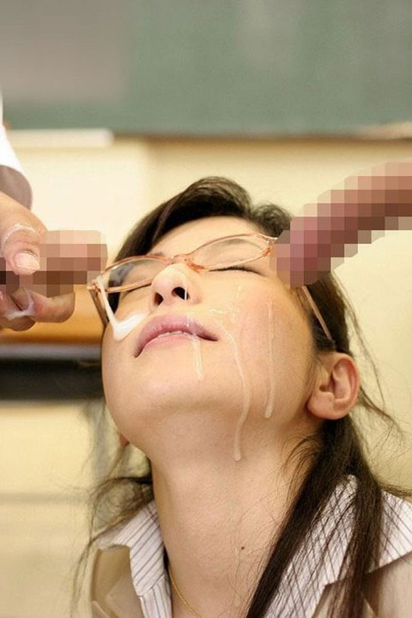 【眼鏡顔射エロ画像】メガネをかけた女性に精液を大量にぶっかけて顔面を汚してるｗｗｗ-15