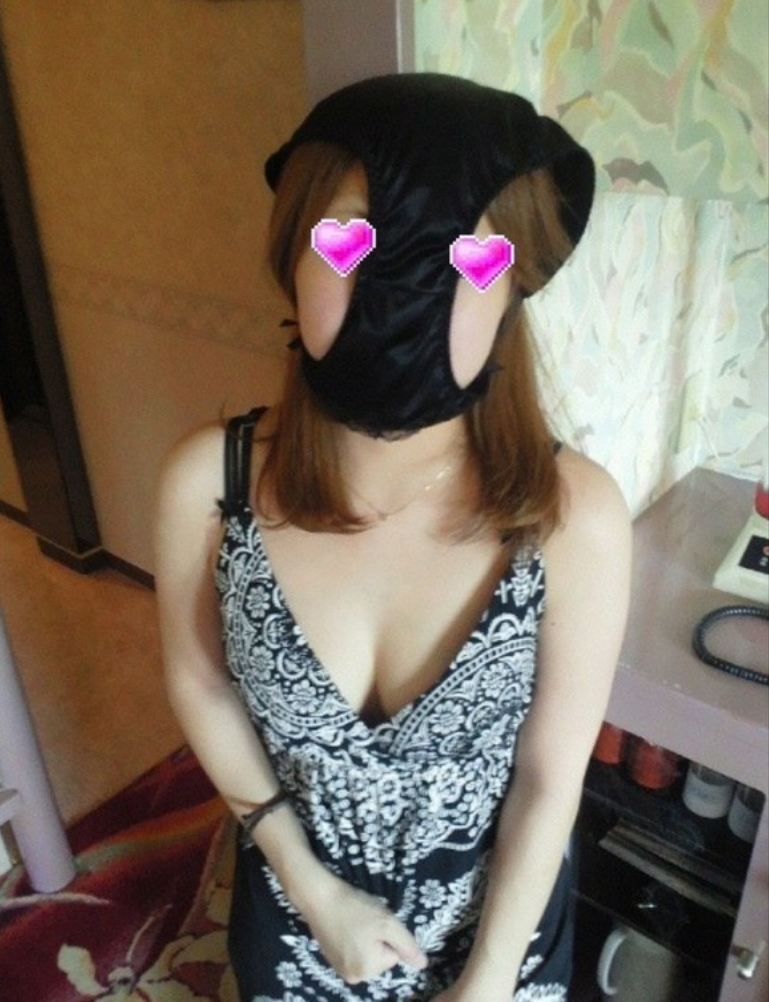 【変態仮面女子エロ画像】自分の下着を被ったバカ女たちのおふざけの度が過ぎてるｗｗｗ-02