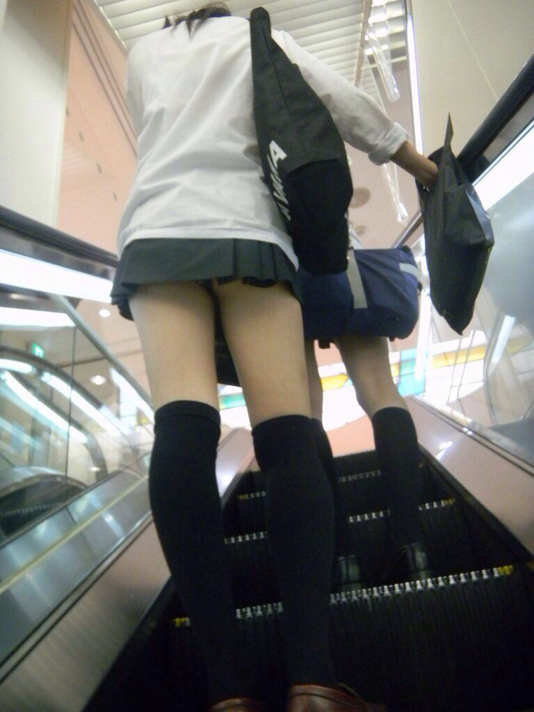 【JK太ももエロ画像】女子校生の白肌でもちもち感が堪らん太腿…健康的で普通に見惚れるｗｗｗ-09