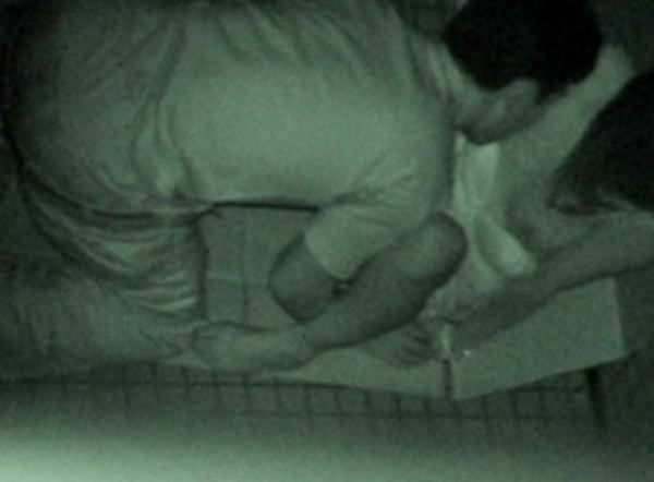 【赤外線盗撮エロ画像】若い素人カップルが夜中に野外で性行為…一部始終を見ながら隠し撮りｗｗｗ-10